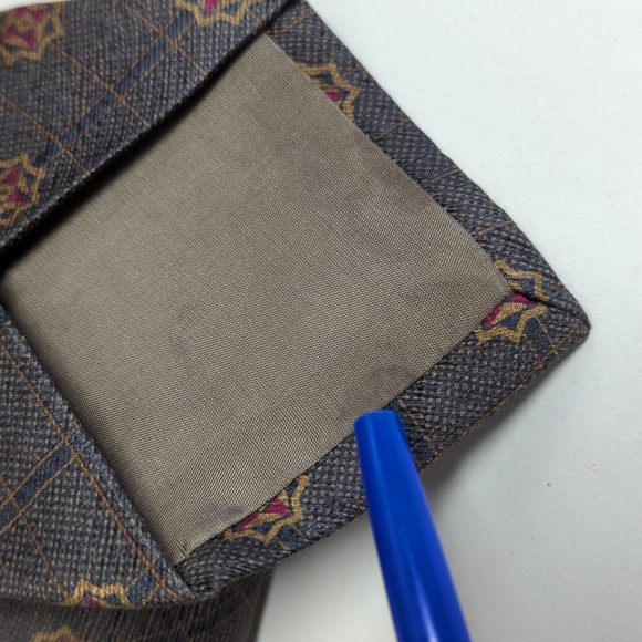 Calvin Klein - Gold/Navy/Scarlet Macclesfield patterned silk tie - Picture 5 of 8